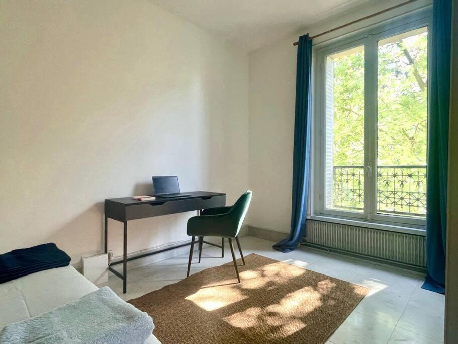 Gustave - Charming Eiffel Tower Appartement - Paris Exterior photo